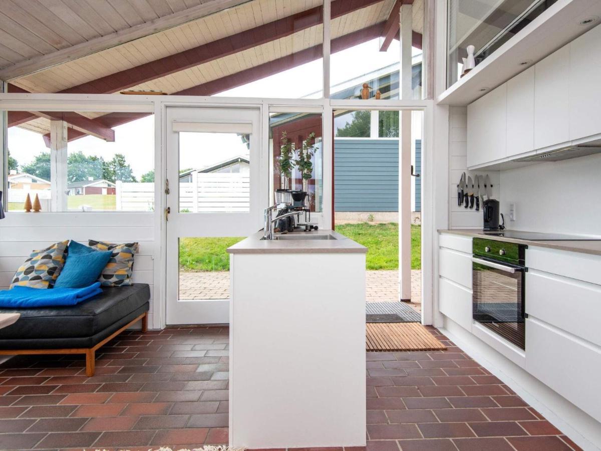 6 person holiday home in Aabenraa Buitenkant foto